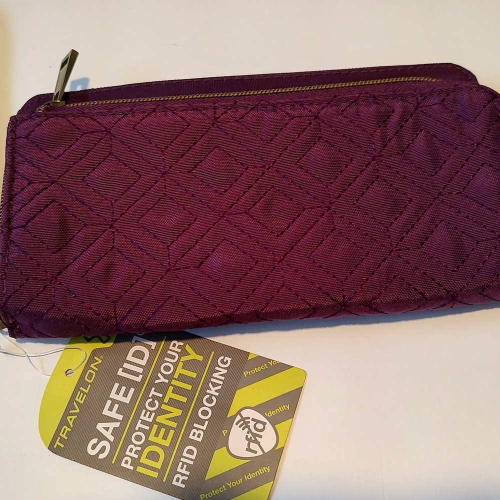 Travelon RDIF Purple Quilted Wristlet Wallet.